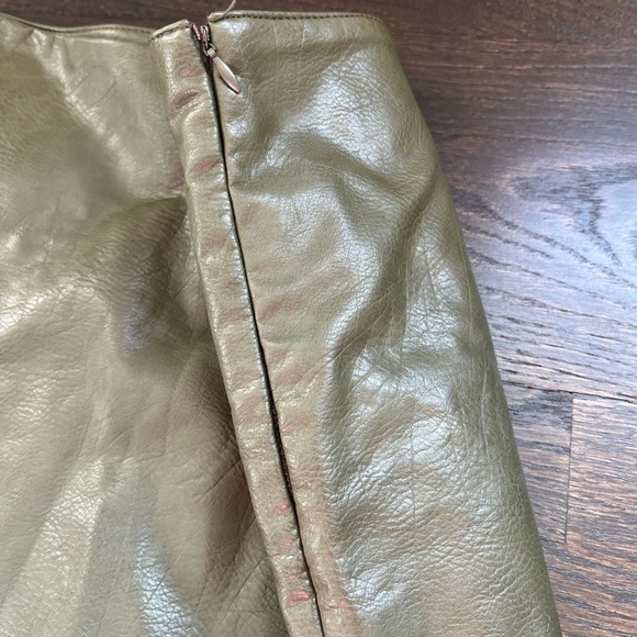 Forever 21 size 30. Side zip faux leather shorts. - Picture 4 of 4